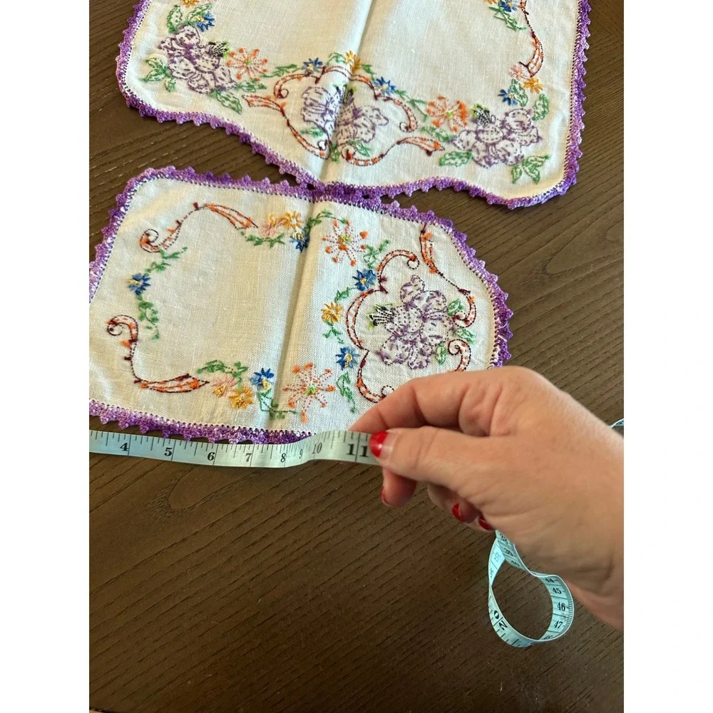 Vintage Hand Embroidered Linen Vanity Set Purple Floral Crochet Lace Trim 2pc